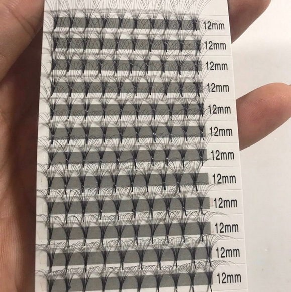 Lashes - Picture 4 of 6